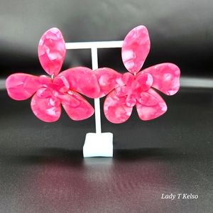 OH SO BOHEMIAN RESIN FLOWER EARRINGS